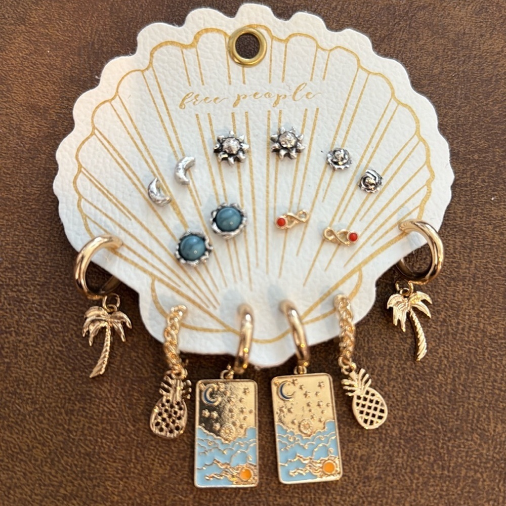 FREE PEOPLE VARIETY OF STUD EARRINGS SILVER & GOLD TONE NWT